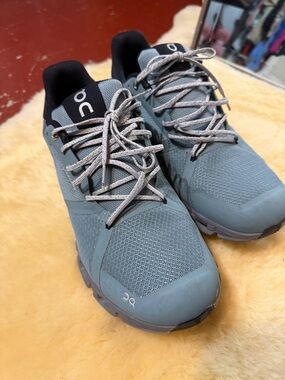 On Running Men’s Athletic Shoes in Gray-Blue